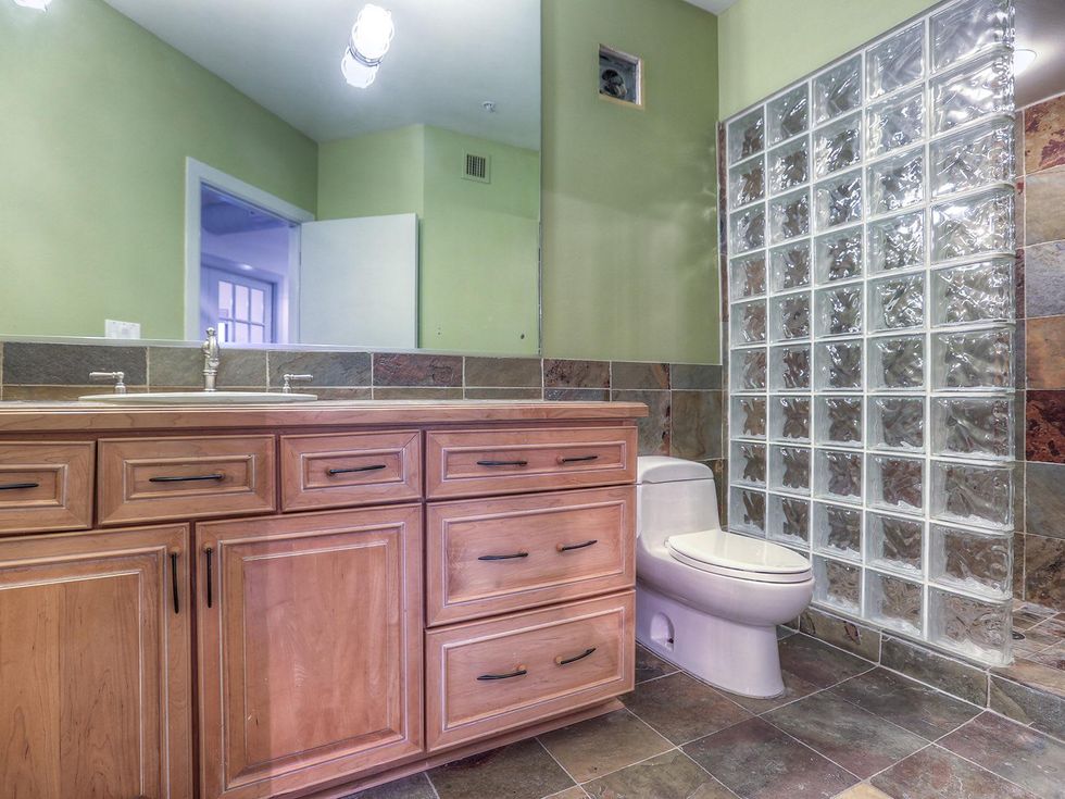 0 On the Market 1005 S. Shepherd Dr. No. 814 penthouse May 2014