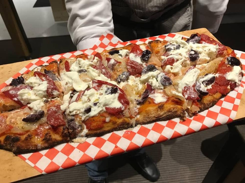 006 Pizza food truck