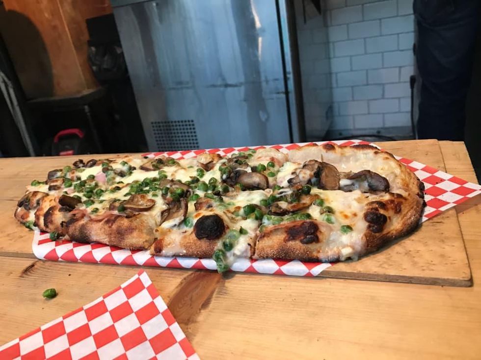 006 Pizza food truck