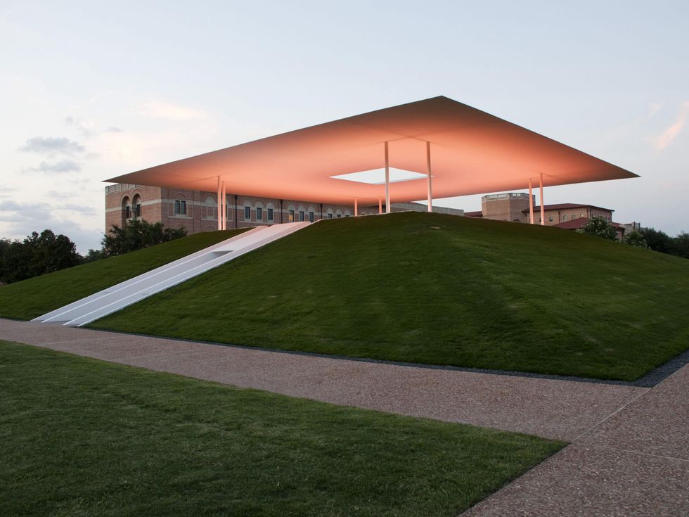 015_Turrell Skyspace opening, June 2012, lights, illumination.jpg