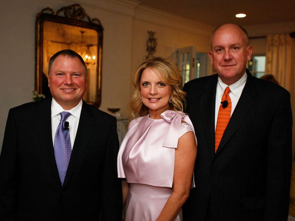 1 Brad and Melissa Juneau, from left, and Dr. Charles Fraser at Fraser's Friends dinner