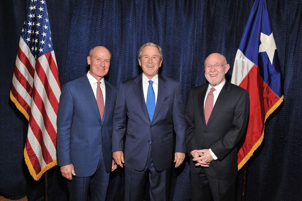 1 Dr. Mark Kline, from left, George W. Bush and Dr. David Poplack at An Evening with a Legend February 2015