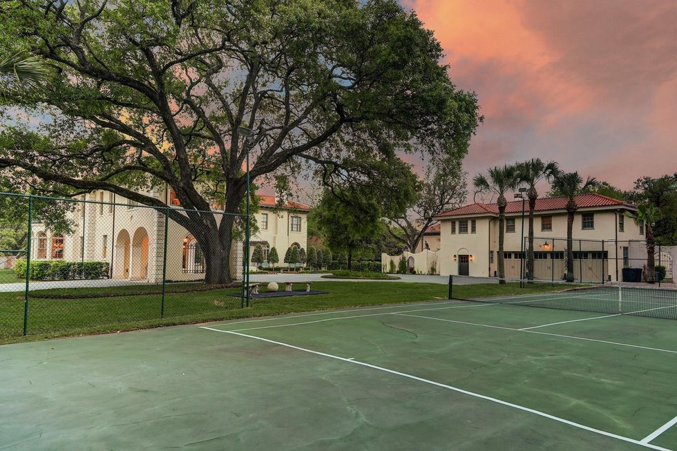 1 Longfellow Lane Houston