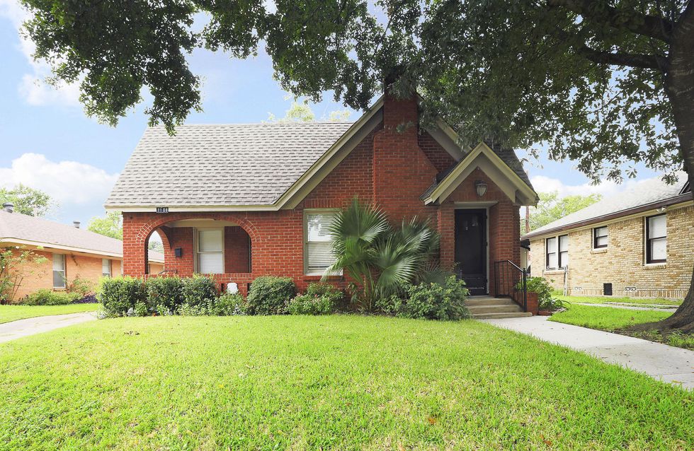 1 On the Market 1108 Wyatt St. October 2014 front exterior day