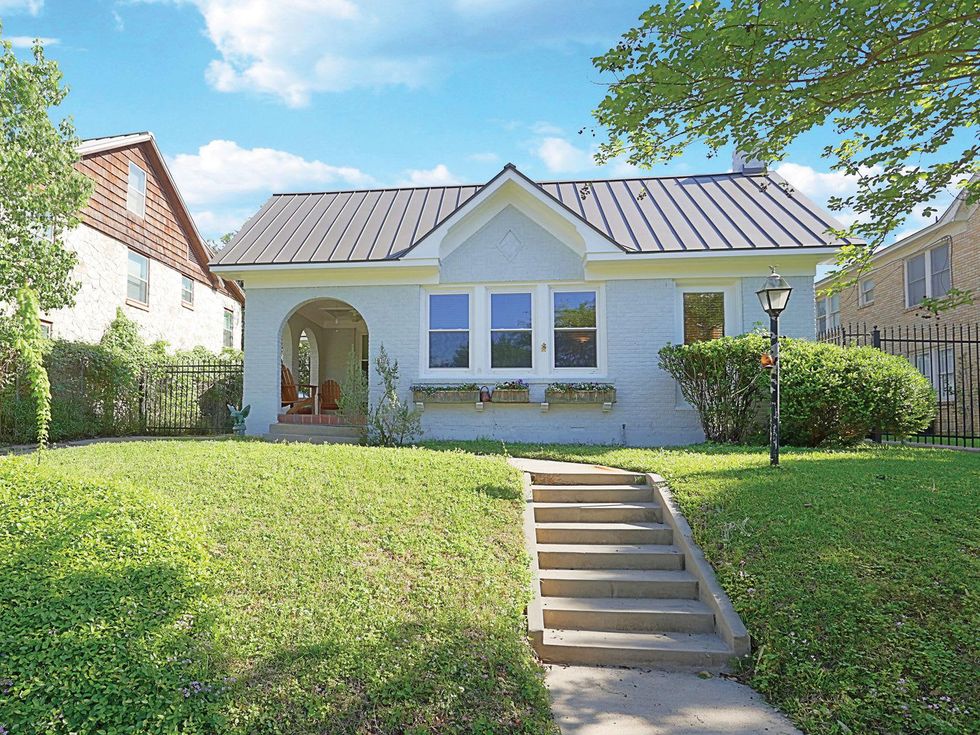 1 On the Market 1911 W. Mckinney St. April 2014