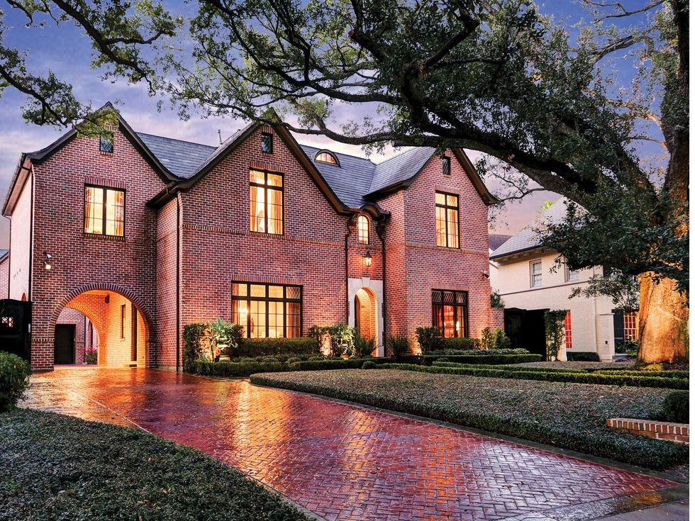 1 On the Market 2216 Chilton Road January 2015