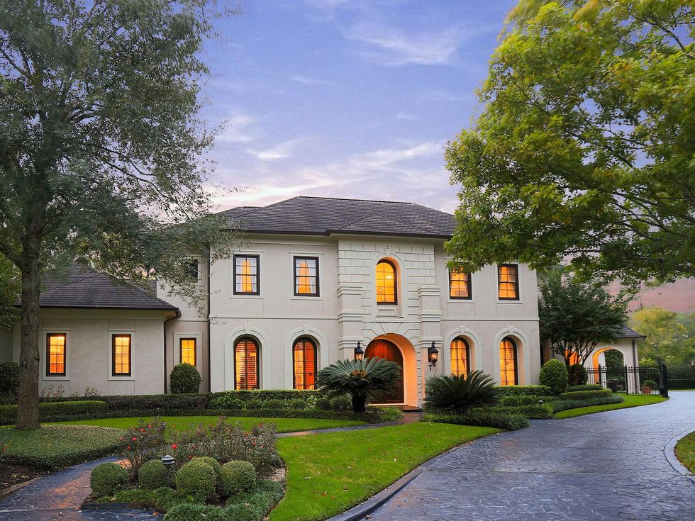 1 On the Market 7 Saddlewood Estates December 2013