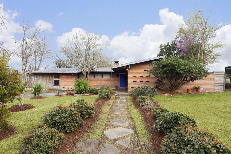 1 On the Market 9307 McAvoy March 2014