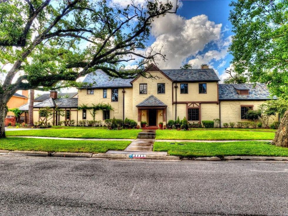 1 On the Market Hobby Manor at 2115 Glen Haven Blvd. October 2013 front exterior day