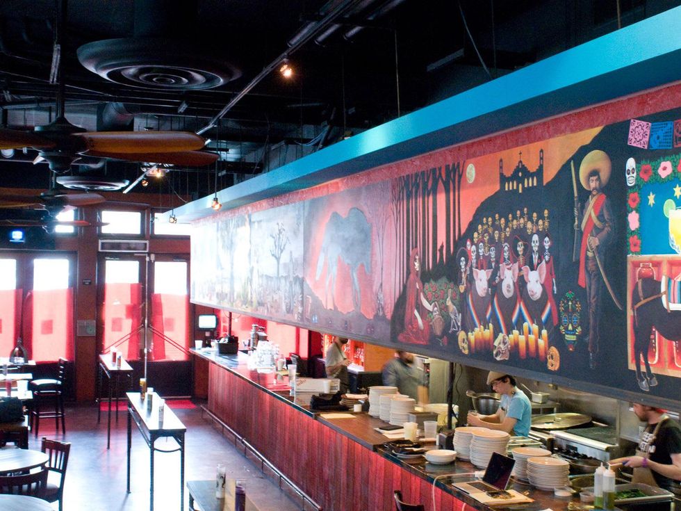 10 El Big Bad interior murals and kitchen