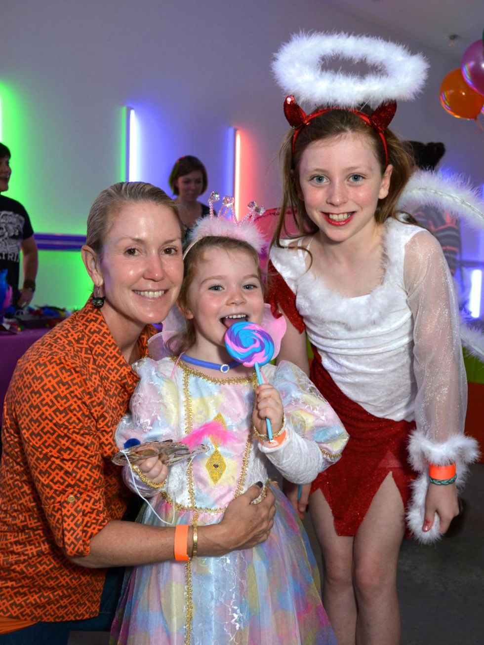 10 Marita Fairbanks, from left, Phoebe Fairbanks and Addie Fairbanks at The Menil Collection Halloween party October 2013