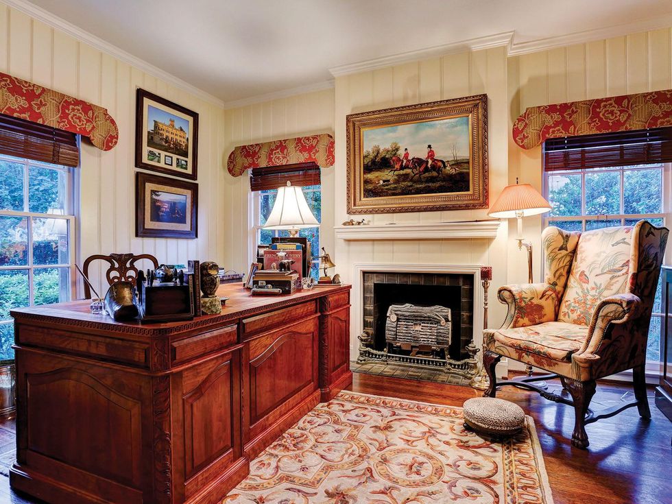 10 On The Market 1547 Kirby November 2014 kitchen office