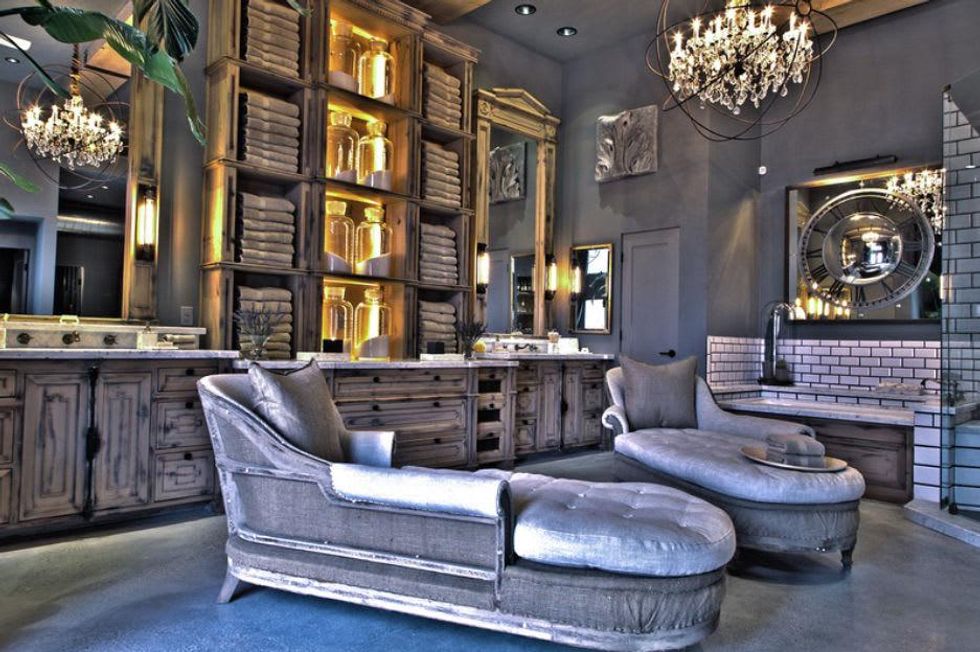 10 On the Market 3606 Sun Valley Drive February 2015