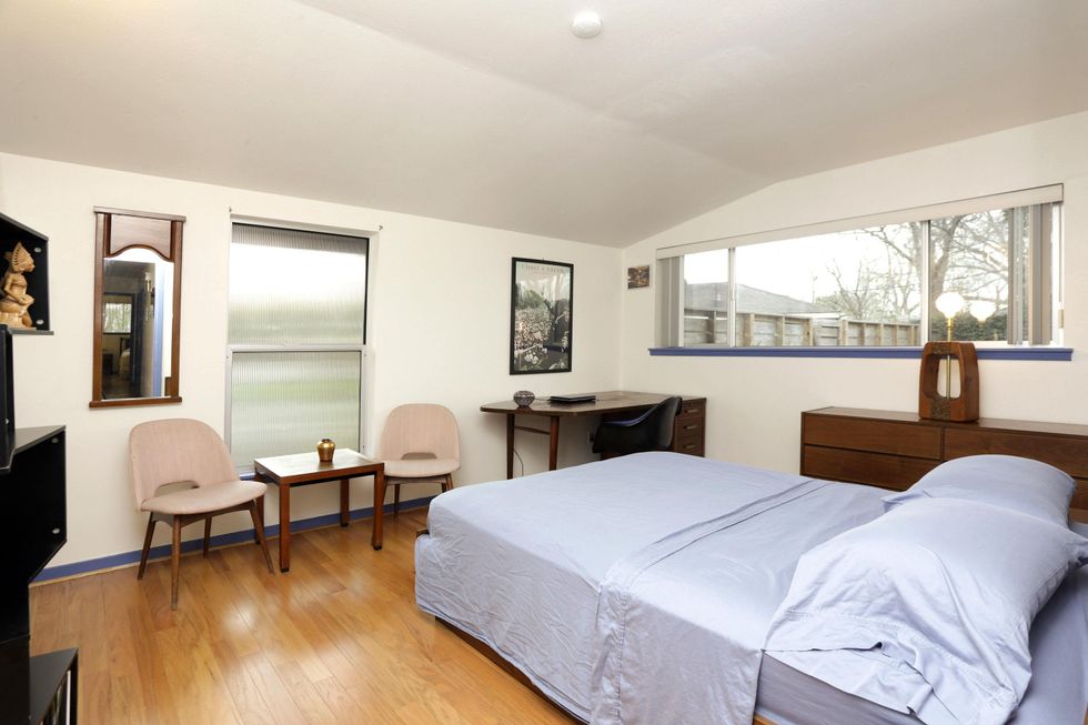 10 On the Market 9307 McAvoy March 2014