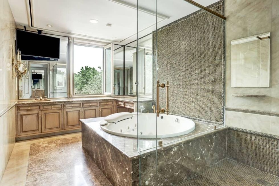 1000 Kirby Drive River Oaks