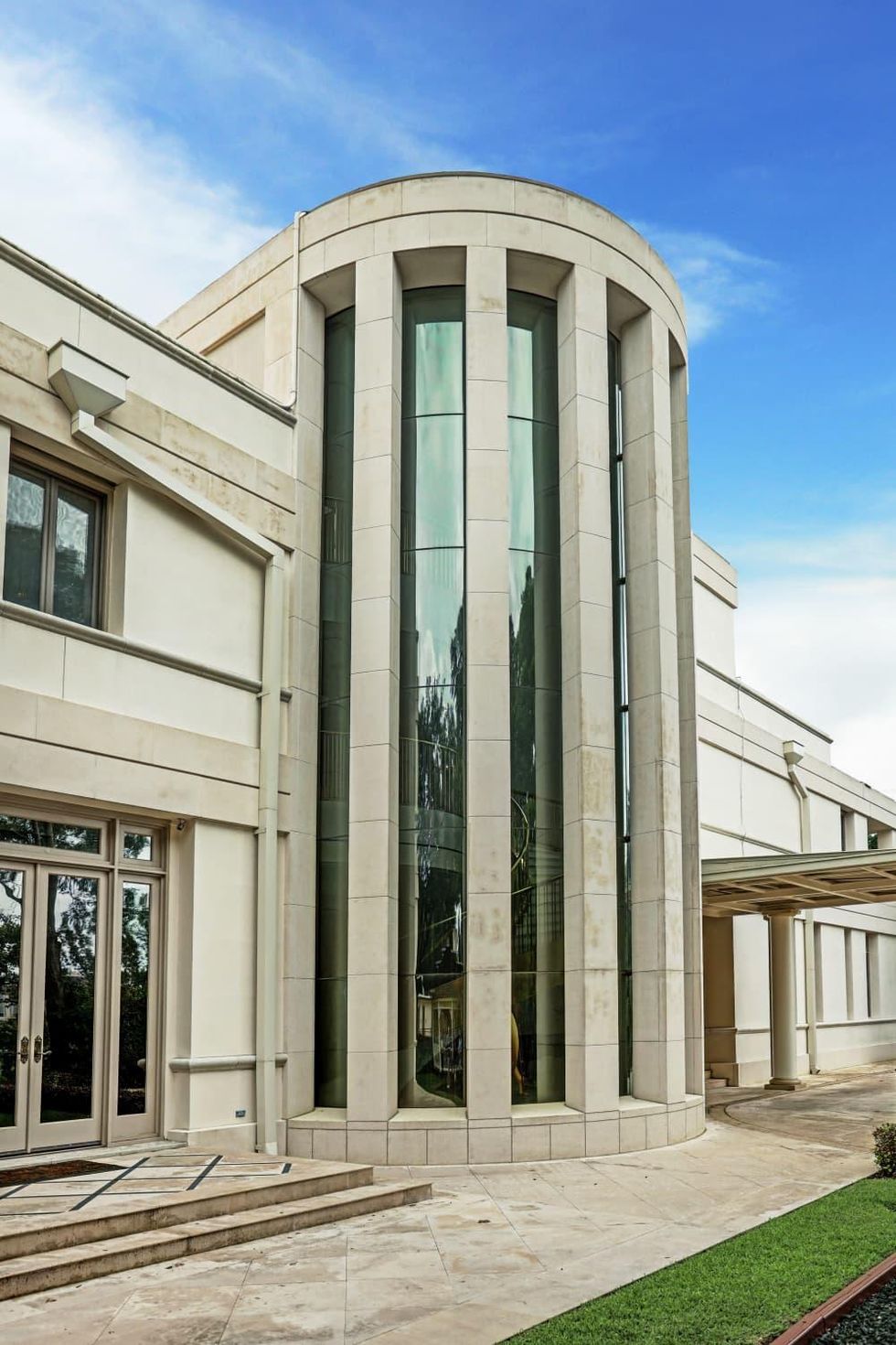 1000 Kirby Drive River Oaks