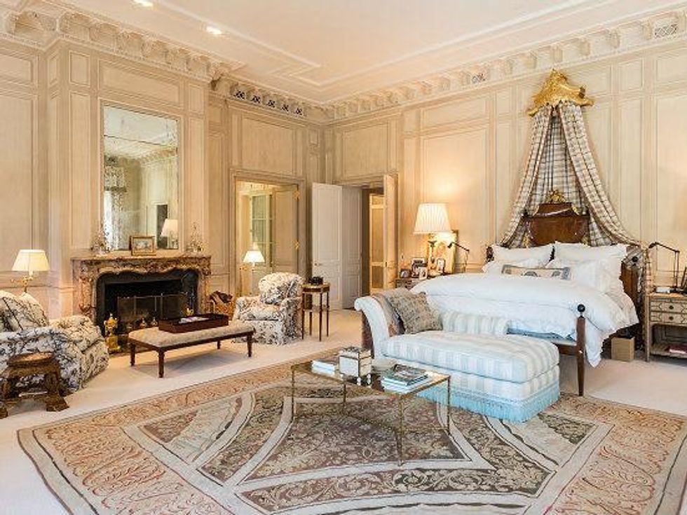 10000 Hollow Way main house master bedroom