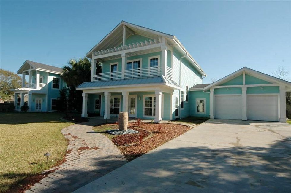 1013 Delesandri Lane Exterior