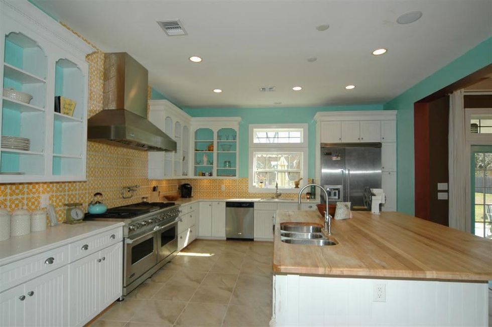 1013 Delesandri Lane Kitchen