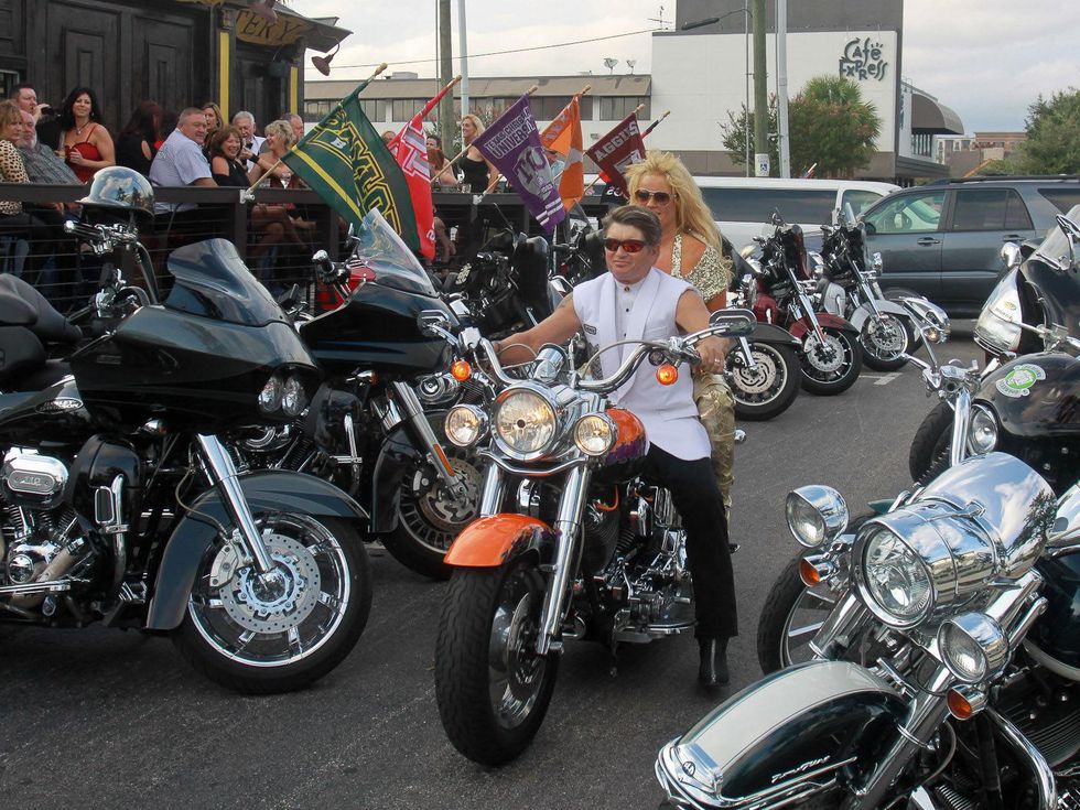 103 Eija and Geoff Seaman arriving at Deacons of Deadwood