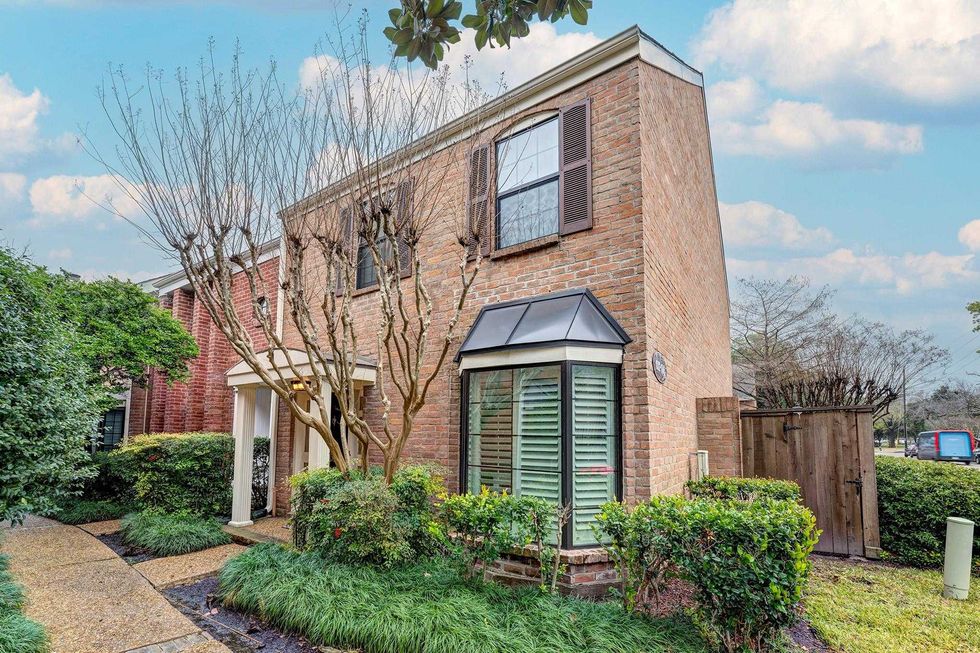 1032 Augusta Dr #107 Uptown Houston townhome