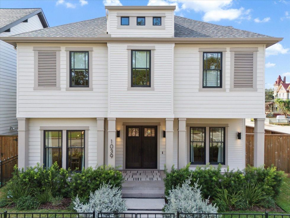 1039 Harvard Street exterior showing front door