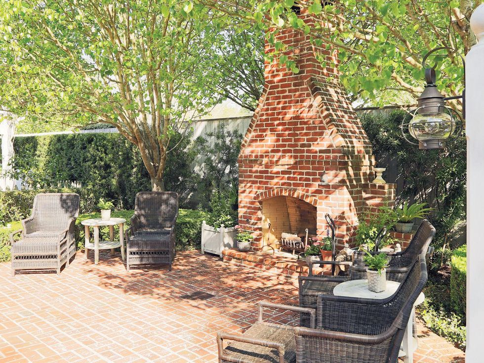 106 On the Market 11030 Greenbay St. April 2014