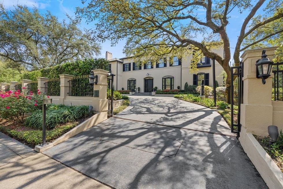 1069 Kirby Drive, River Oaks, Houston real estate