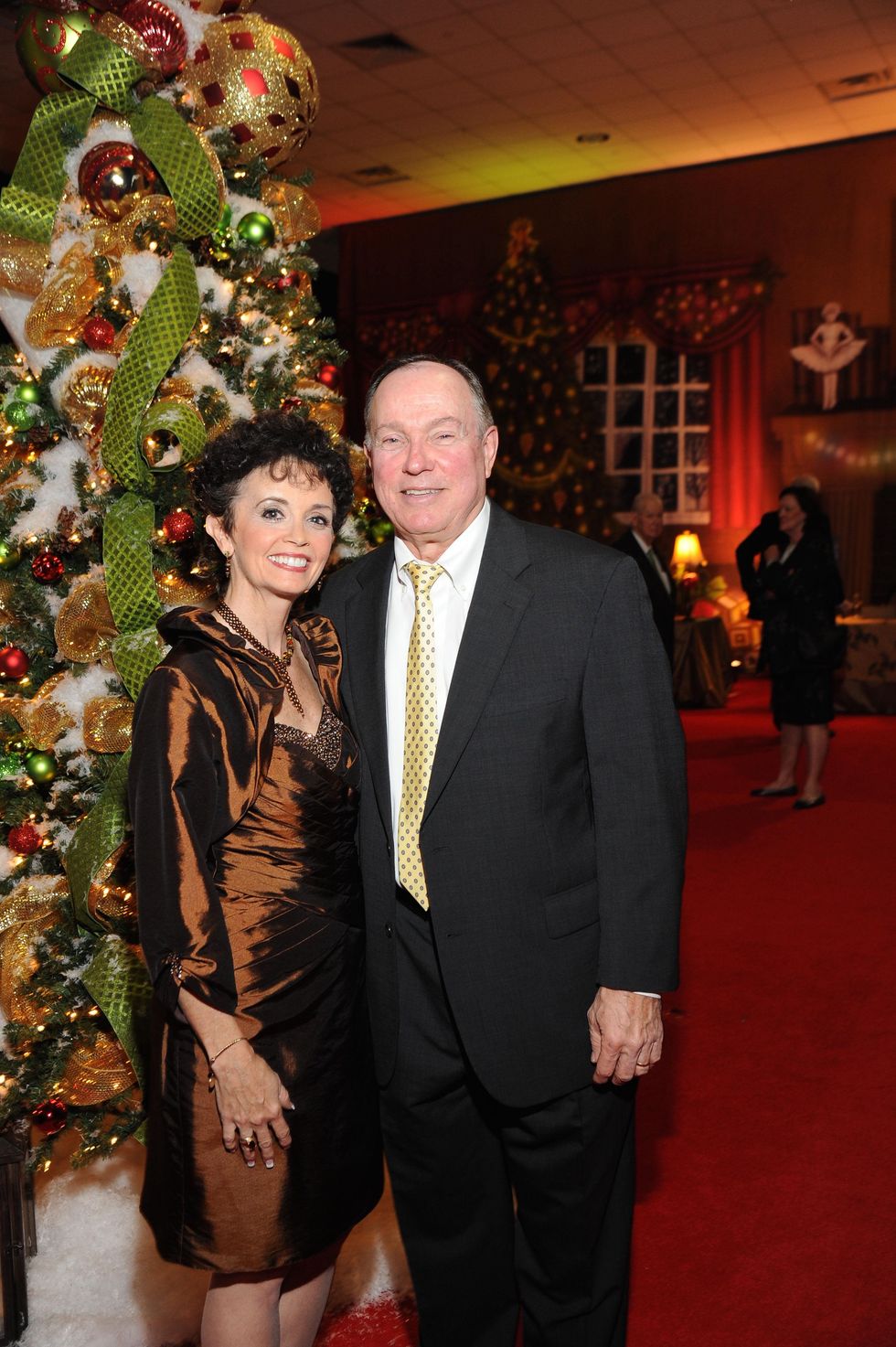 11 9178 Lisa and Bill Schwartz at the Theta Charity Antiques Show Preview Party November 2014