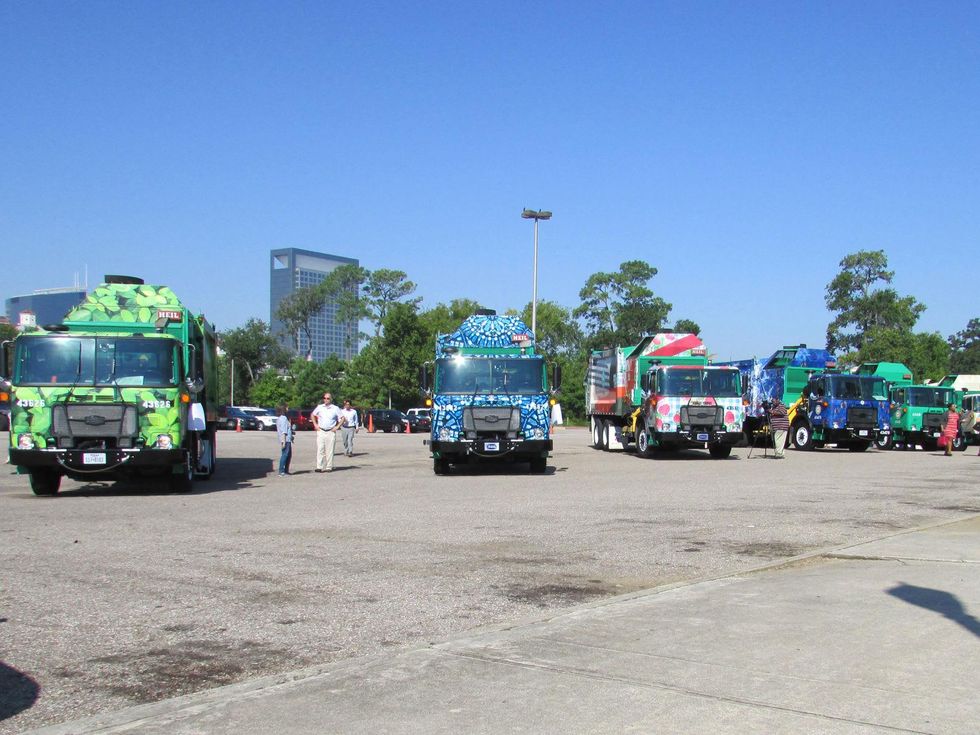11 art recycling trucks August 2014