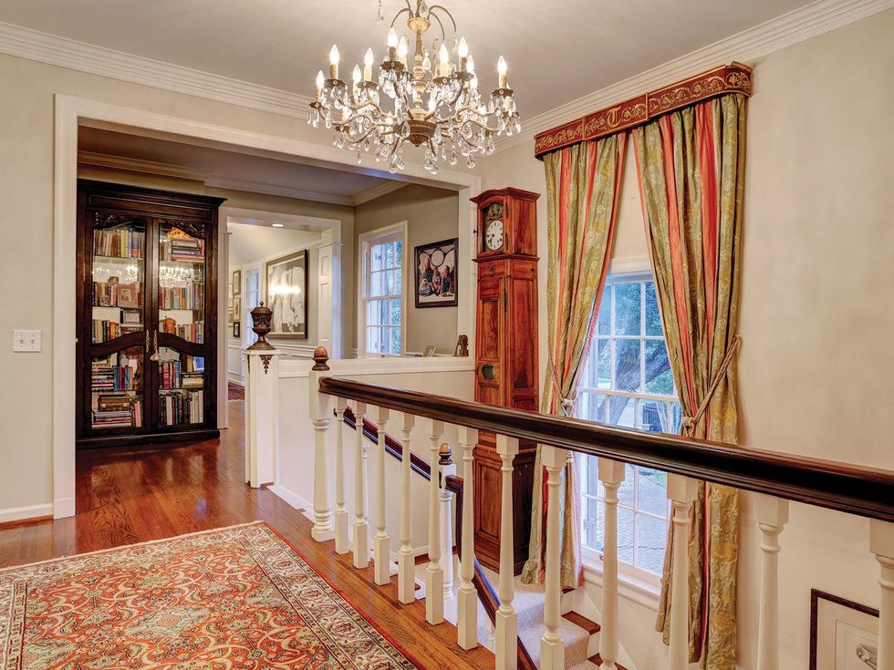 11 On The Market 1547 Kirby November 2014 kitchen second-floor landing