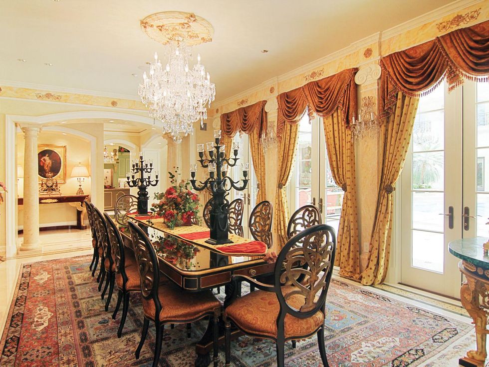 11 On the Market 2115 River Oaks Blvd. August 2014