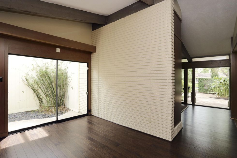 11 On the Market 5102 Jackwood St. April 2014 den