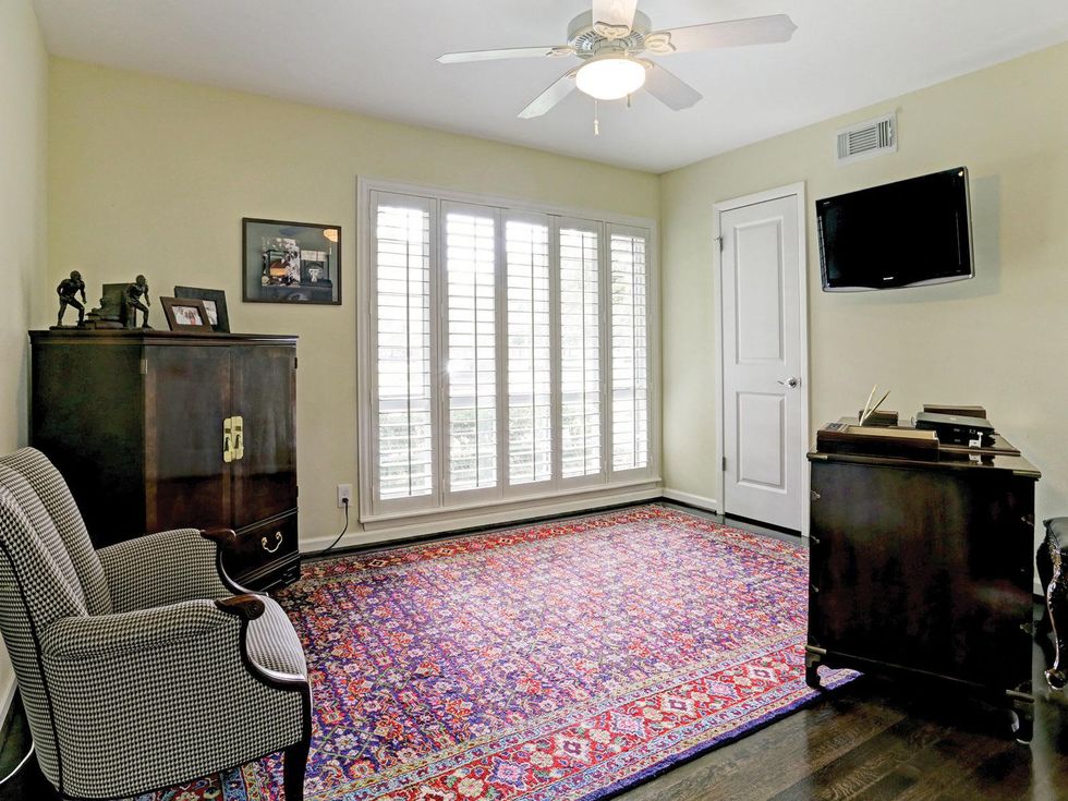 11 On the Market 5688 Green Tree Road December 2014