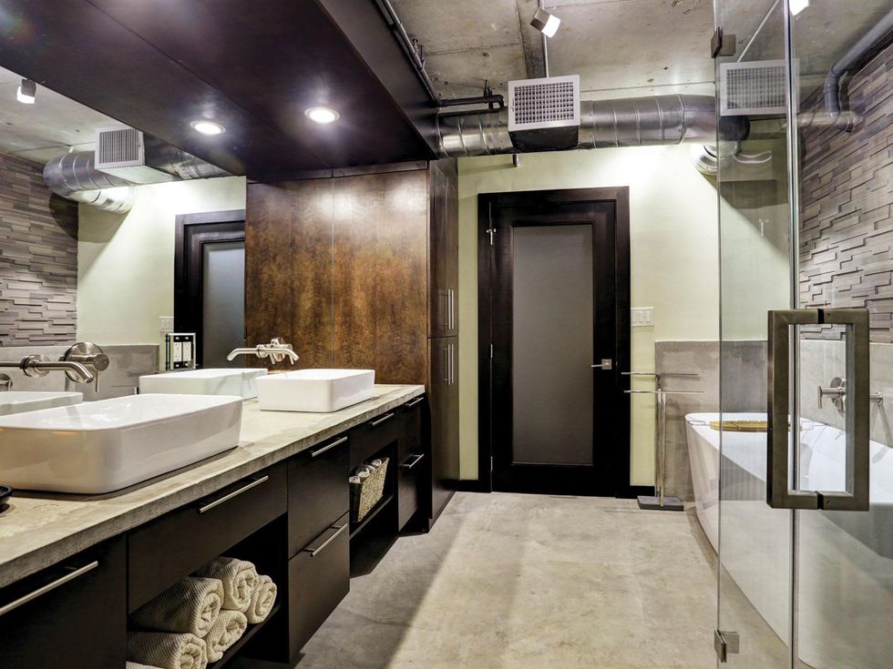 11 On the Market 6007 Memorial Drive Unit 501 February 2015