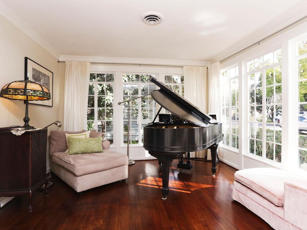 11 On the Market 811 Le Green St. December 2013