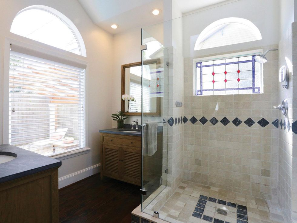 11 On the Market 922 St. Woodland February 2015