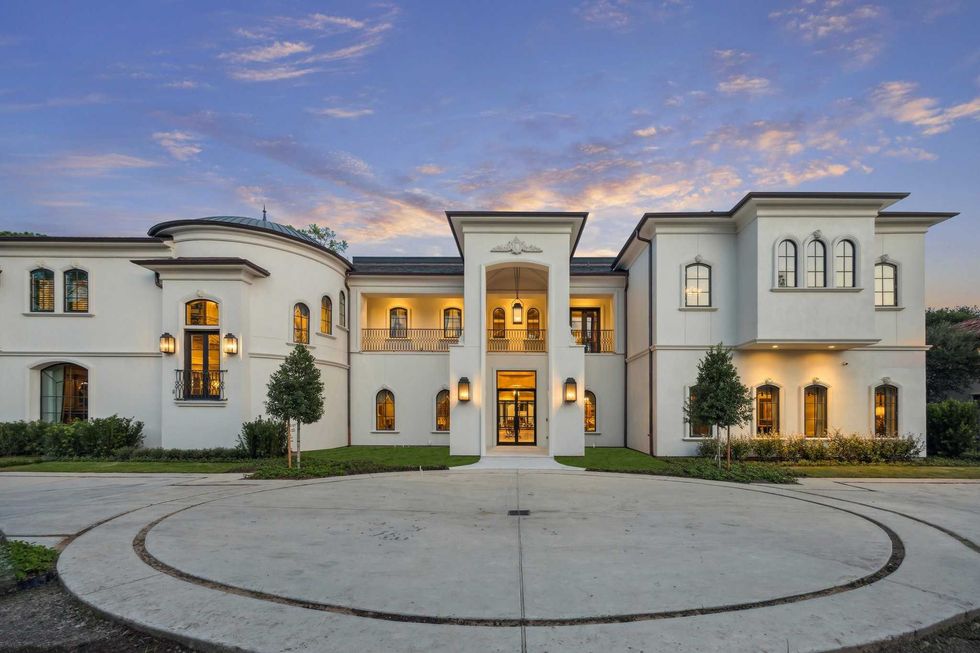 11095 Memorial Drive exterior