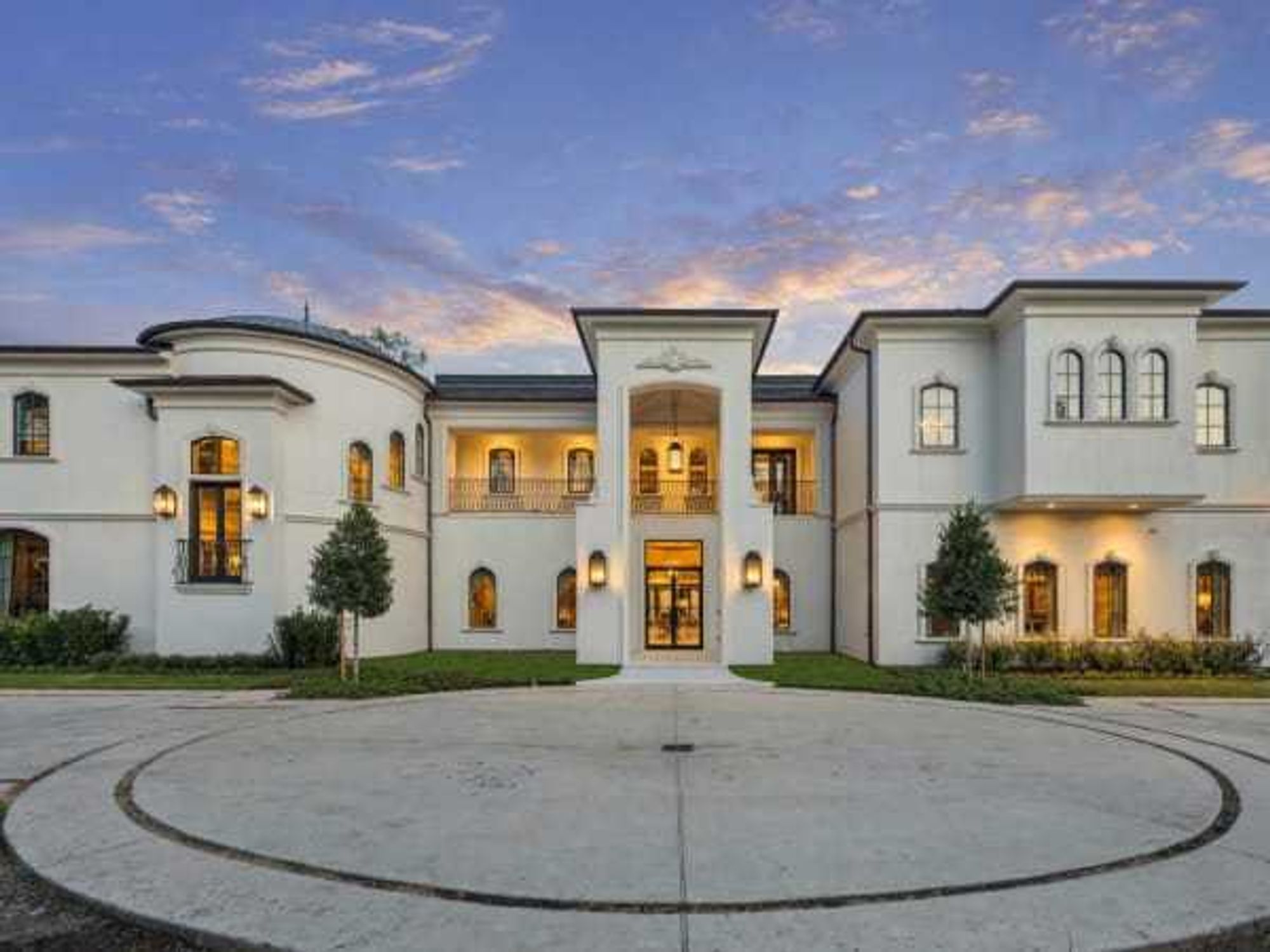 11095 Memorial Drive exterior