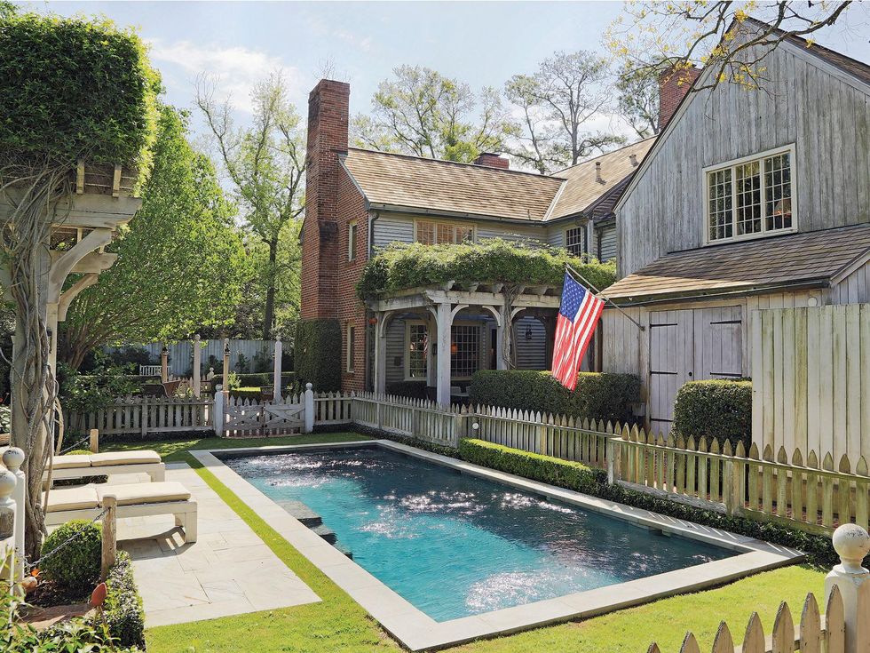 111 On the Market 11030 Greenbay St. April 2014