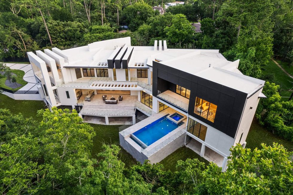 11264 Memorial exterior