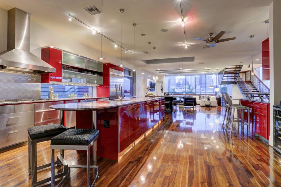 12 On the Market 1322 Dart July 2014