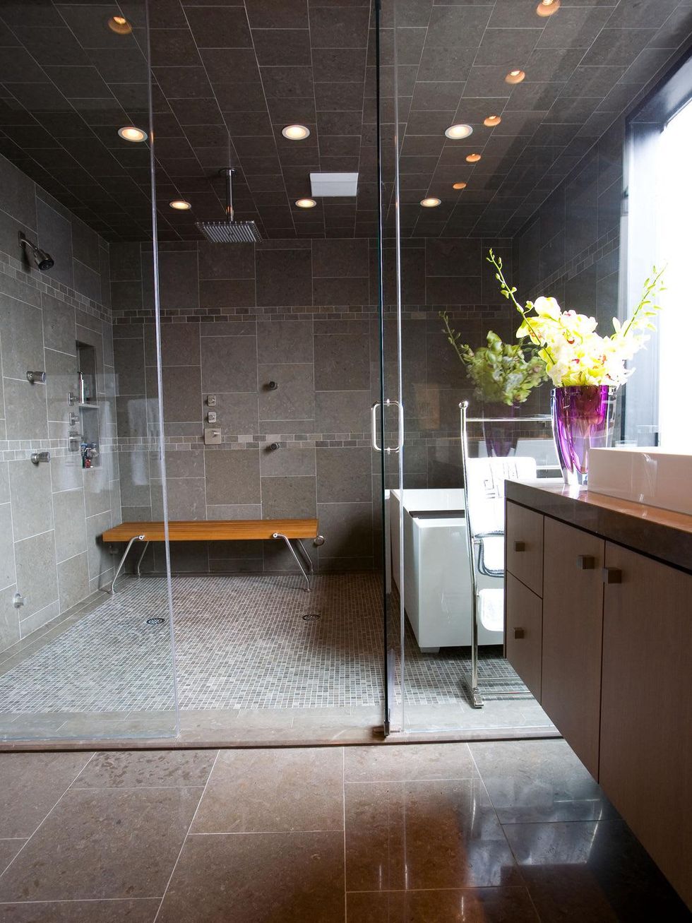 12 On the Market 1807 Brun St. January 2015