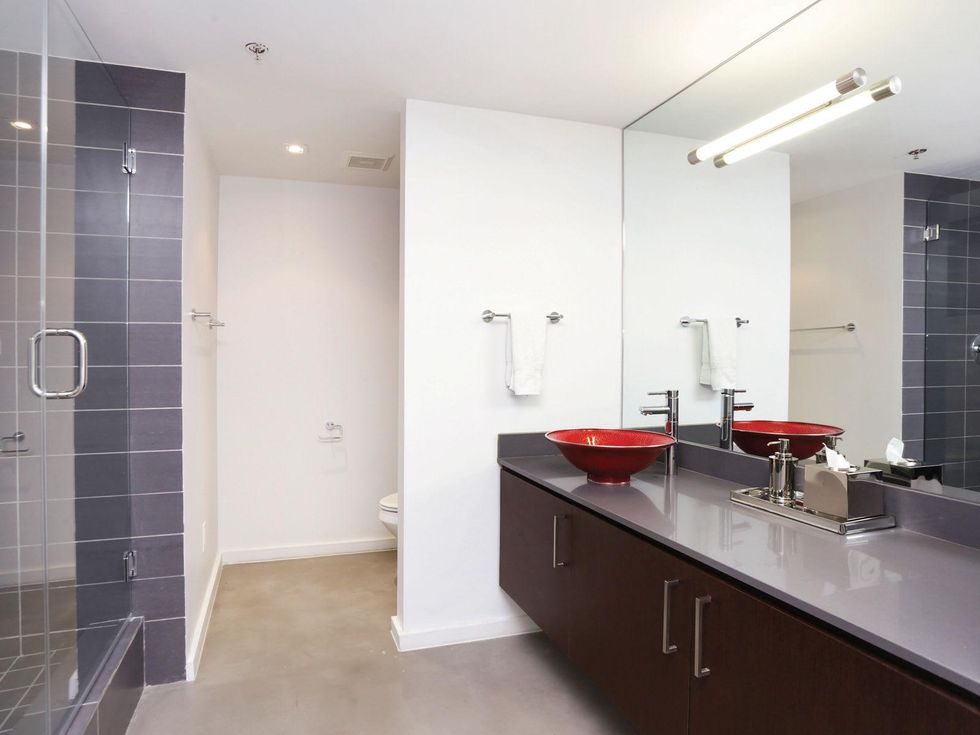 12 On the Market 6007 Memorial Drive No. 401 April 2014