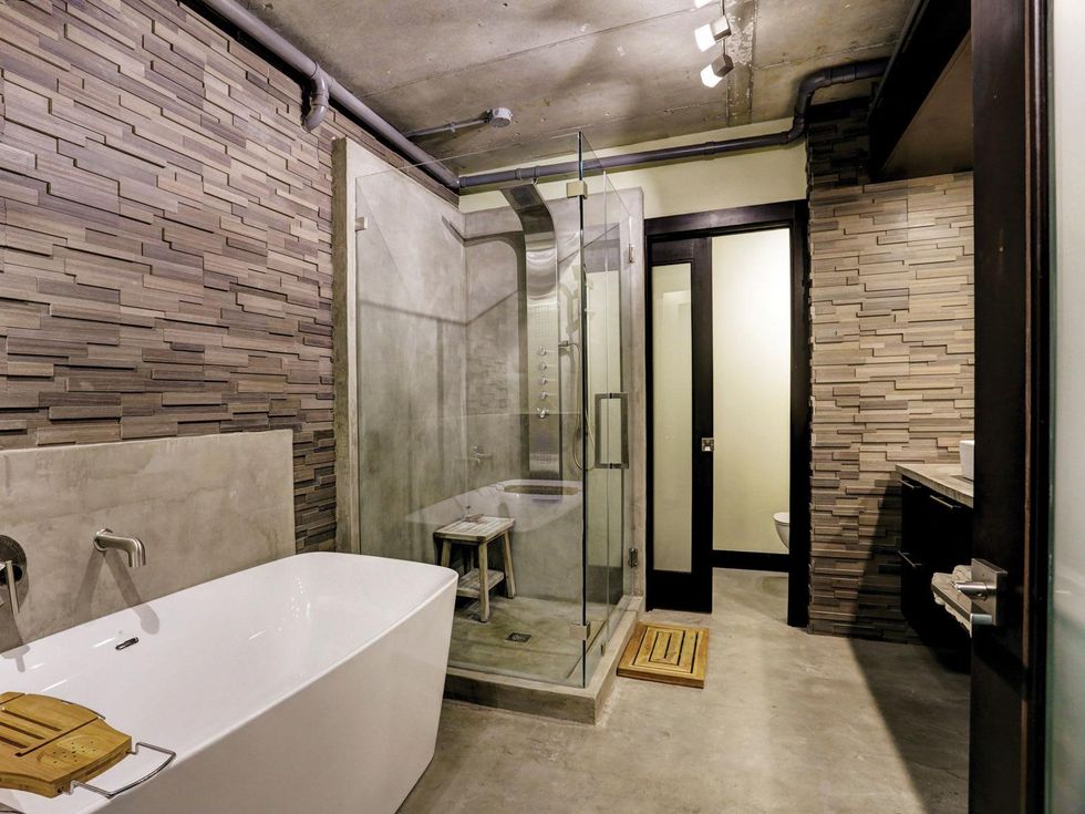 12 On the Market 6007 Memorial Drive Unit 501 February 2015