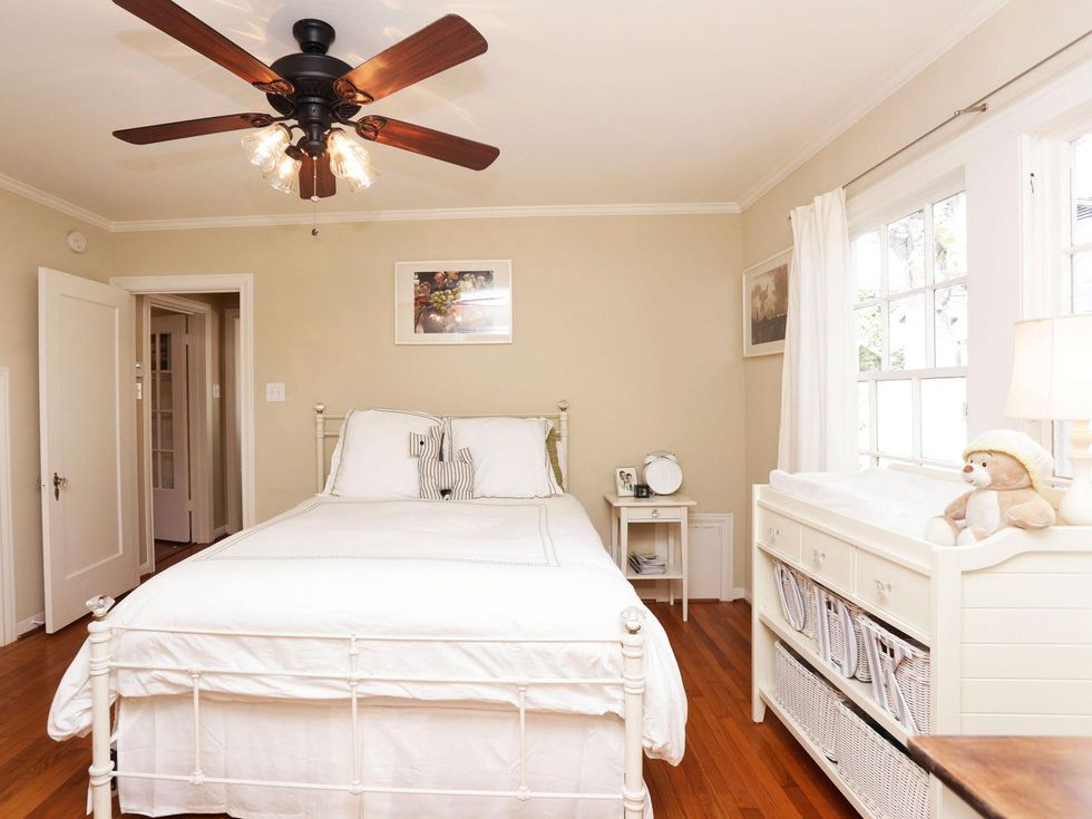 12 On the Market 811 Le Green St. December 2013