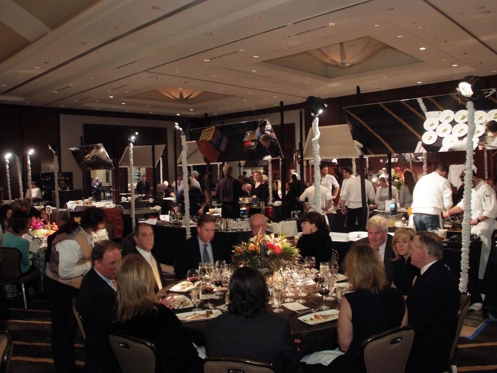 128 diners in the Bon Vivant dining room at the Bon Vivant Dinner January 2014