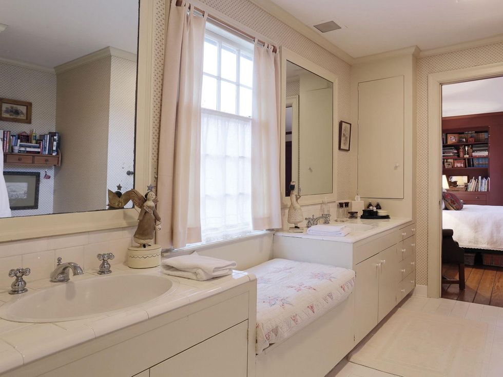 13 On the Market 11030 Greenbay St. April 2014