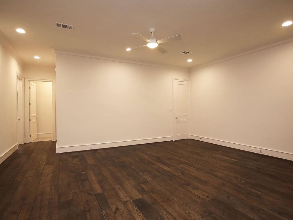 13 On the Market 1302 Milford December 2014 media gallery room second floor