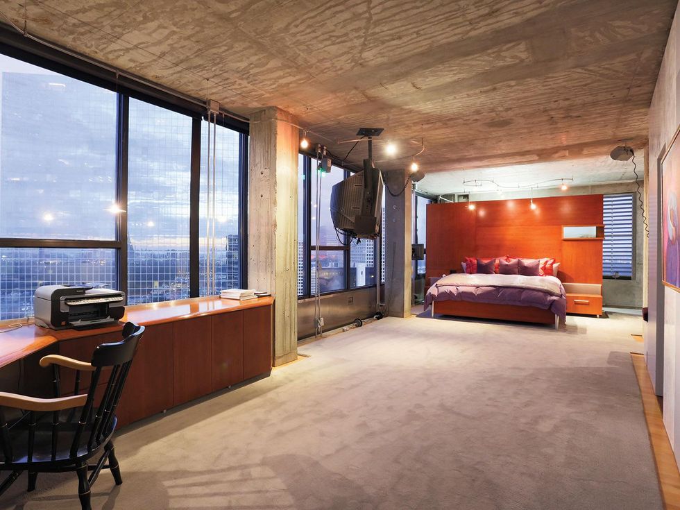 13 On the Market 14 Greenway No. Ph 28e November 2014 master bedroom and office